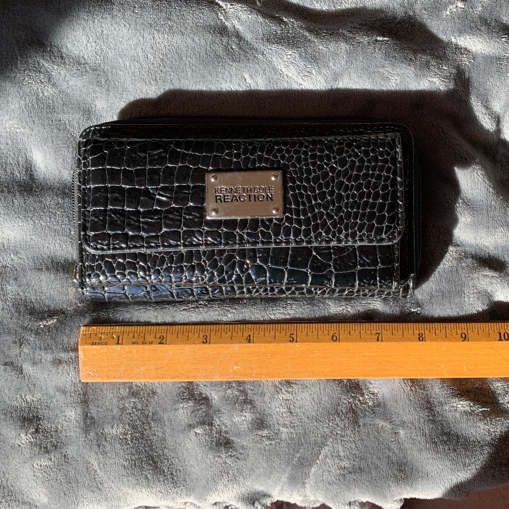 Kenneth Cole Reaction Patent Leather Wallet